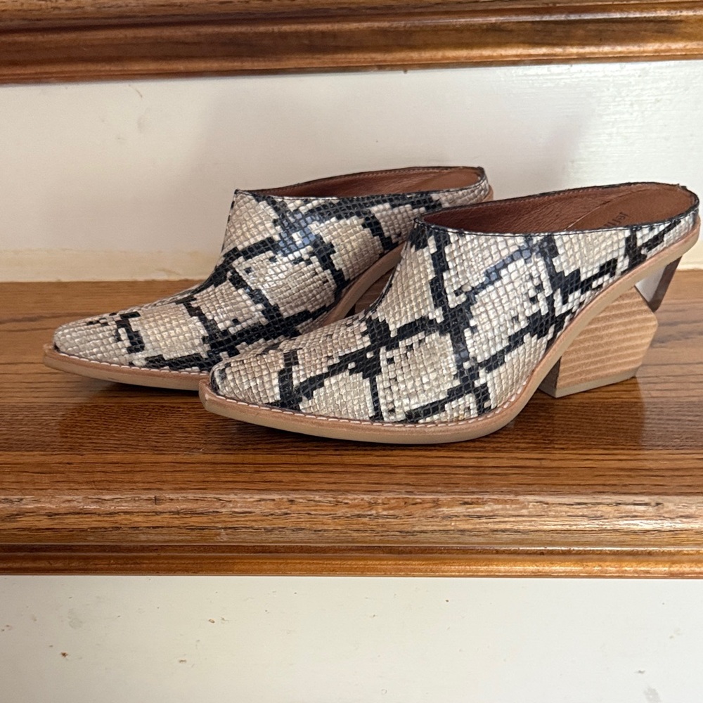 Jeffrey Campbell Snakeskin Patterned Women's Mules